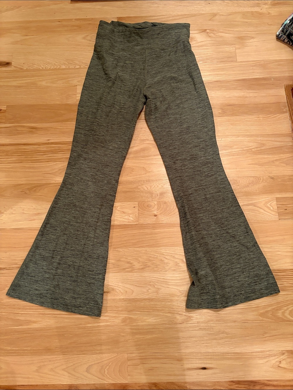 Sincerely Jules Kids Gray Flare Leggings - Picture 4 of 4